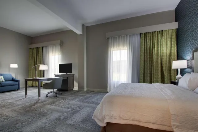 استوديو بسرير كينج مع أريكة لذوي الإعاقة، Hampton Inn Suites Knightdale Nc 1/6