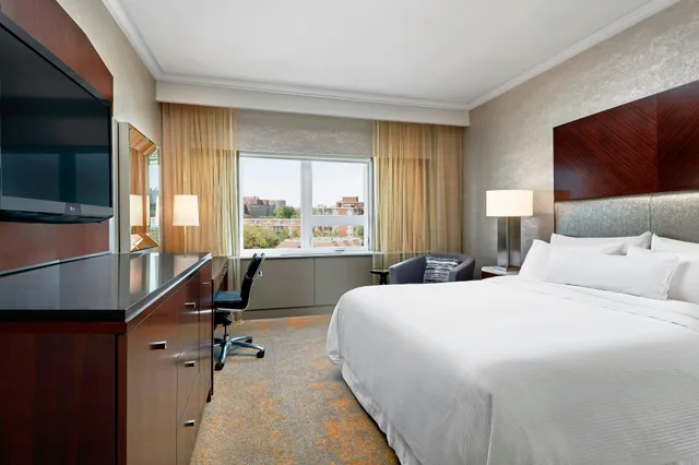 غرفة بسرير كينج، WESTIN NOVA SCOTIAN HOTEL 1/2