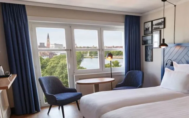 Comfort, Queen Bed, Park View, STEIGENBERGER CONTI HANSA 3/5