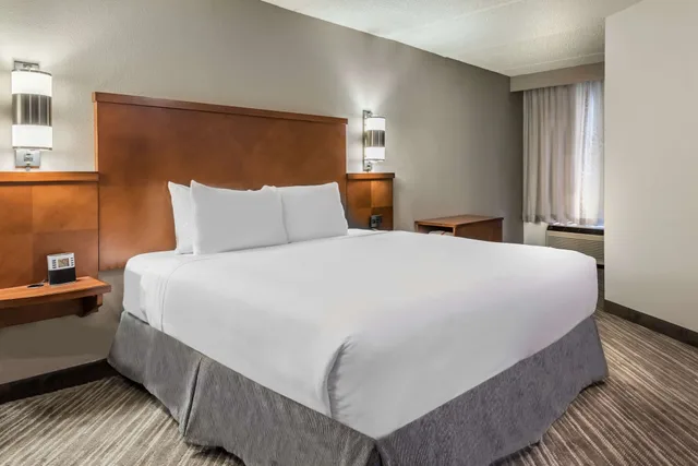 غرفة بسرير كينج لذوي الإعاقة، Hyatt Place Atlanta Duluth Johns Creek 1/3