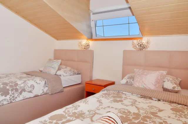 شقة بشرفة بـ3 غرف نوم بإطلالة جزئية على البحر، Villa Vanilla 3/8