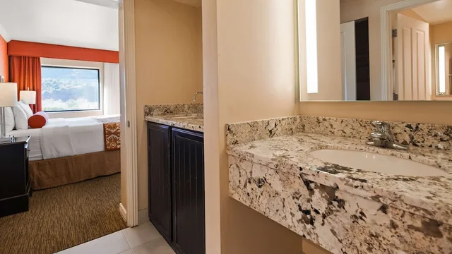 Signature, King Bed, Sofa, Jetted Tub, Best Western Plus Arroyo Roble Hotel & Creekside Villas 9/10