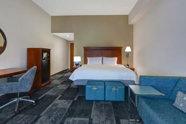 Studio, Suite, King Bed, Sofa, Accessible, Hampton Inn And Suites Birmingham Hoover Galleria 2/3