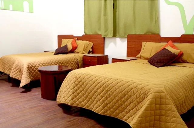 غرفة قياسية بسريرين كوين بحمام مشترك، Hostal Amigo 3/4