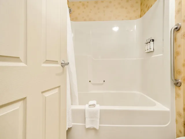 1 Bedroom, Executive, 2 Queen Beds, HOLIDAY INN LETHBRIDGE 6/6