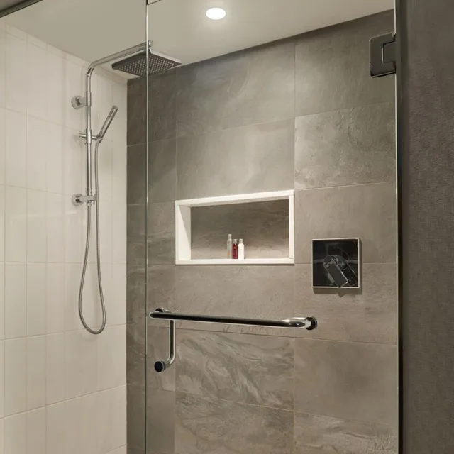 Guest Room, King Bed, Queen Bed, Toronto Marriott City Centre Ex Renaissance Toronto Hotel 6/6