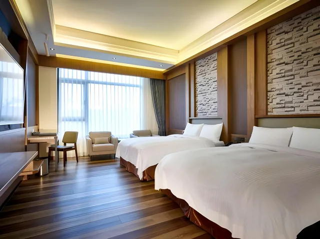 غرفة عائلية، So Fun Hotel 1/2