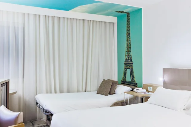 غرفة قياسية بسرير مزدوج مع أريكة، Mercure Paris Vaugirard Porte de Versailles 4/9