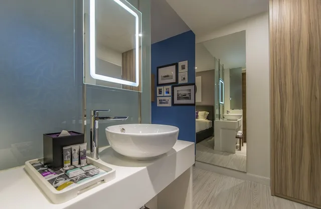 غرفة سوبيريور بسرير كينج، Mercure Kota Kinabalu City Centre 4/6