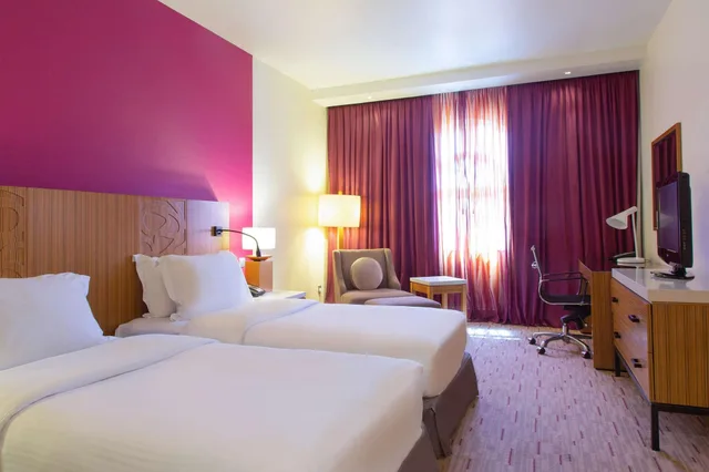 جناح بسرير كينج بغرفة نوم واحدة، Radisson Blu Hotel Muscat 4/10