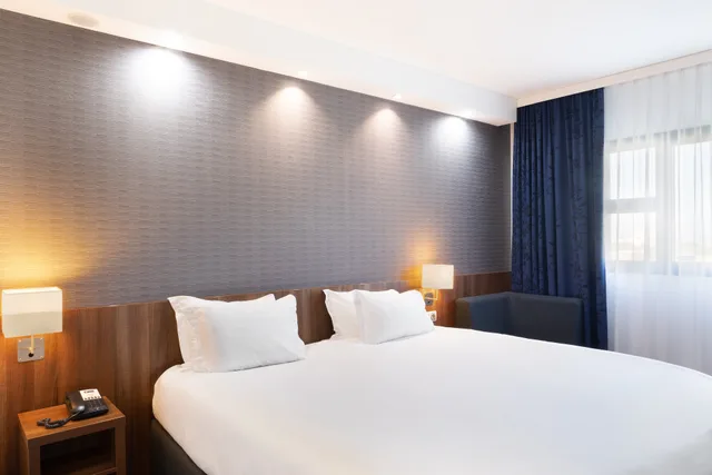 غرفة قياسية، Holiday Inn Express Marseille Airport (ex Kyriad Marseille Provence Airport) 1/3