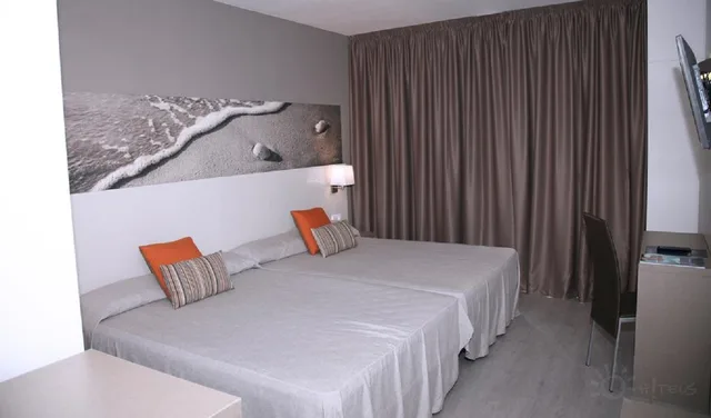 غرفة قياسية رباعية بسرير مزدوج، Salou Sunset by Pierre Vacances Adults Only 1/1