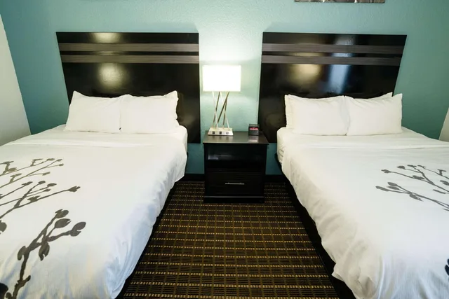 غرفة رباعية بسريرين كوين، Sleep Inn & Suites West Knoxville 5/10