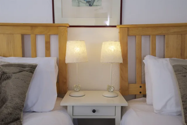 Forest, Twin Beds، Cottage Lodge Hotel 4/5