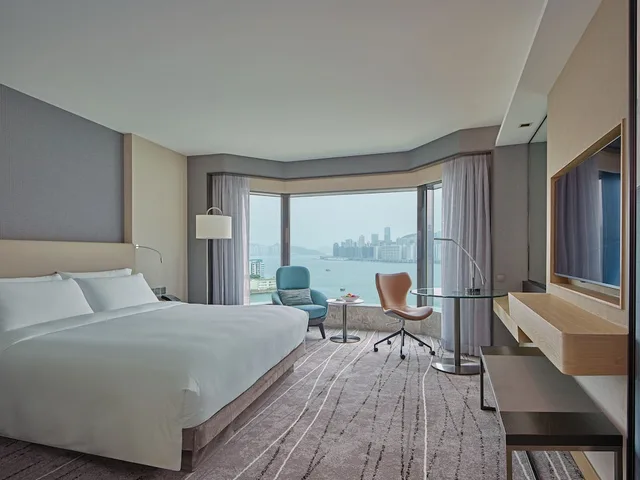 Elite, Harbour View, Club Lounge Access, New World Millennium Hong Kong 5/9