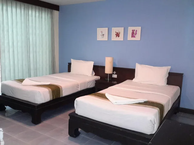 Run of House, J Hotel 1/1