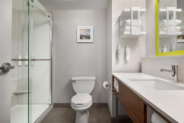 Room, King Bed, Hampton Inn & Suites Charlotte-Arrowood 6/7