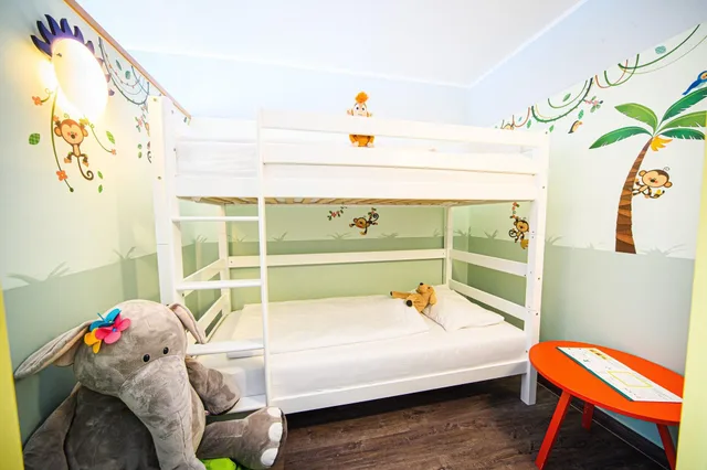 Family, Multiple Beds، Holiday Inn Luebeck 2/3