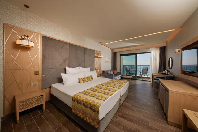 Deluxe, King Bed, Sea Front، Secrets Sunny Beach Resort & Spa - Adults Only 1/4