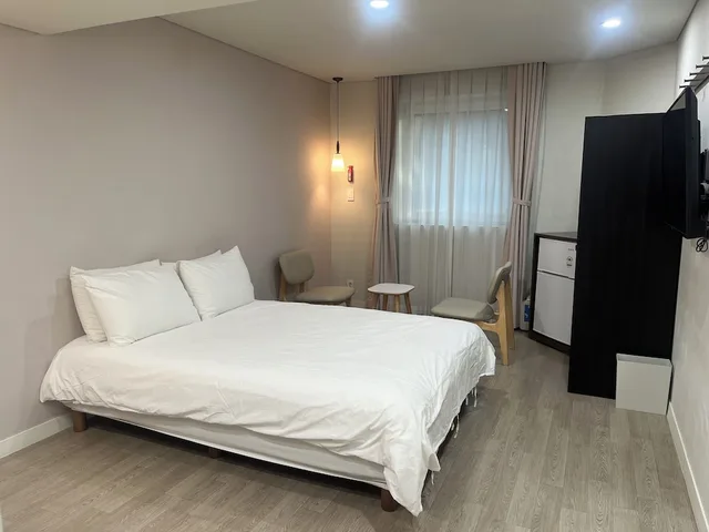 غرفة ديلوكس بسرير مزدوج، Upflo Hostel 2/4