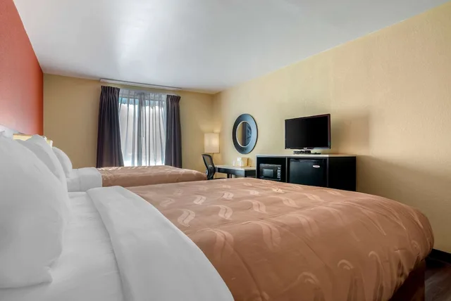 غرفة قياسية بسريرين كوين، Quality Inn Phenix City Columbus 4/6