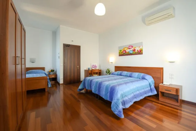 غرفة ثلاثية بسريرين، Villa Crawford 2/4