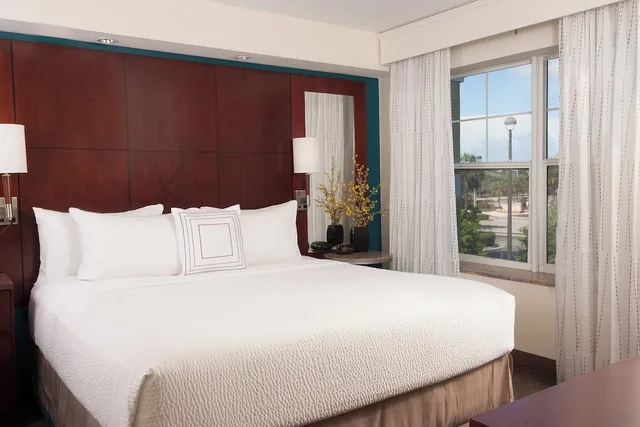 استوديو بسرير كينج مع أريكة، Residence Inn Fort Myers Sanibel 1/2