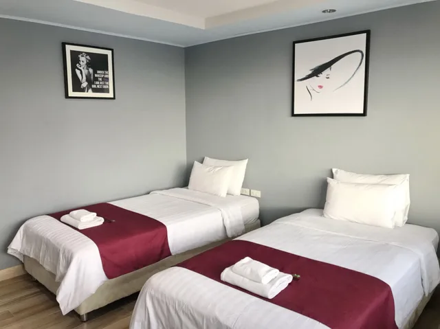 Deluxe, Double Bed, Lateral Side Sea View، The Beach Front Resort Pattaya 6/8