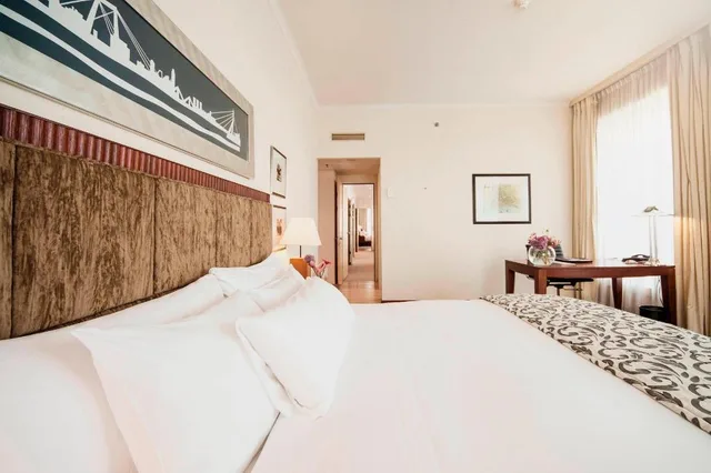 جناح رئاسي بسرير كينج بغرفة نوم واحدة مع دخول صالة النادي، Rotterdam Marriott Hotel 1/2