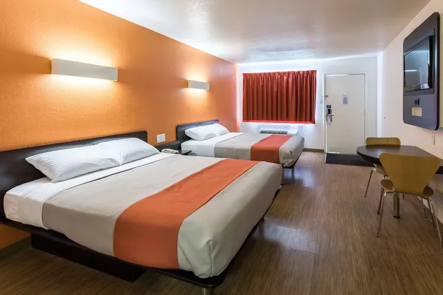 غرفة قياسية بسريرين كوين، Motel6 Stephenville, TX 1/5