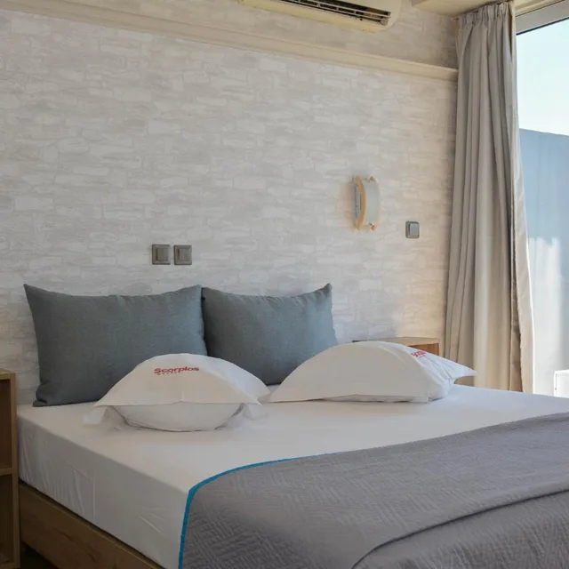 غرفة بسرير مزدوج بإطلالة على البحر، Scorpios Hotel 3/10