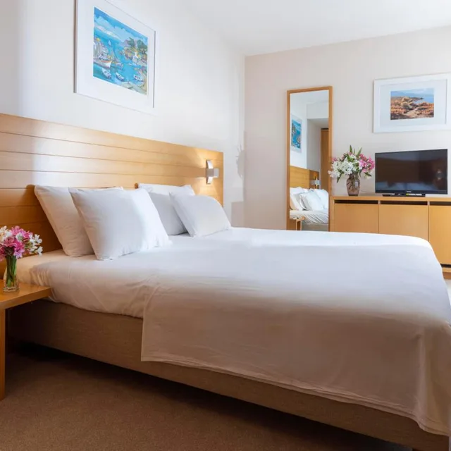 غرفة بريميوم عائلية، Family Hotel La Luna – All inclusive 1/9
