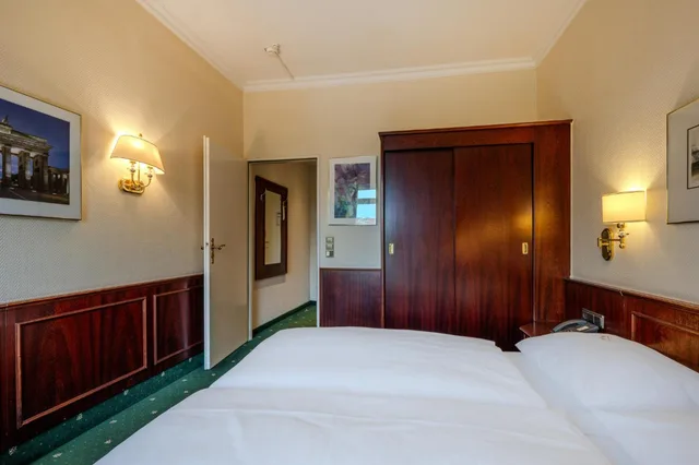 غرفة قياسية بسرير كينج بإطلالة على البحيرة، Ringhotel Seehof Berlin 3/10