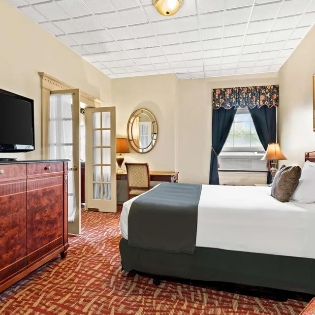 جناح بسرير كينج وسرير مزدوج، Genetti Hotel SureStay Collection By Best Western 6/14