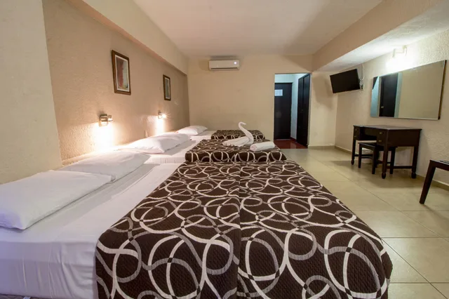 غرفة ثلاثية بسريرين مزدوجين، Hotel Colon Merida by Kavia 6/9