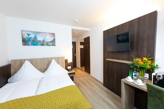 Modern, Queen Bed, Alfa 1/5
