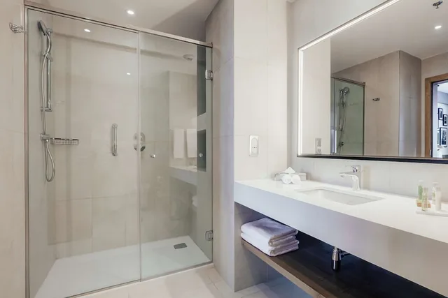 1 Bedroom, Superior, Suite, King Bed, Hilton Garden Inn Casablanca Sud 3/3