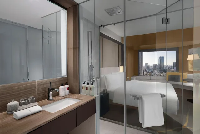 غرفة بريميوم بسرير كينج مع دخول صالة النادي، Ana Intercontinental Tokyo 3/4