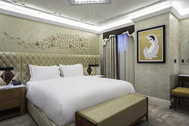 Suite, King and Twin Beds, Great Scotland Yard Unbound Collection By Hyatt 2/5