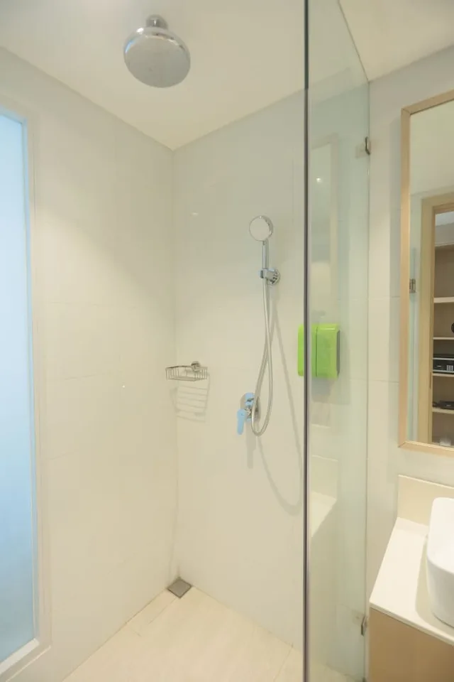 Executive, King Bed, Lime Resort El Nido 4/4