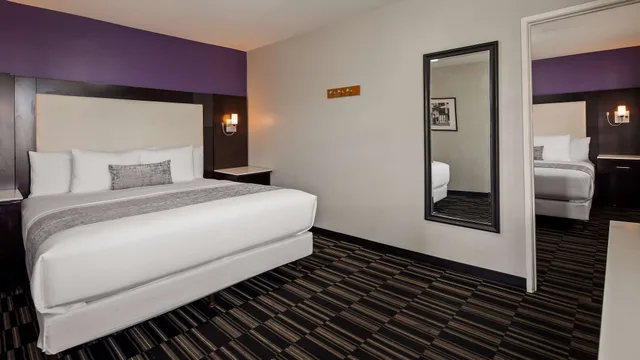 Family Suite, 2 Queen Beds, Surestay Hotel By Best Western Beverly Hills West 5/17