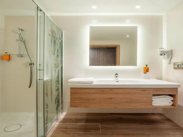 غرفة بسرير مزدوج وسرير فردي، Ibis Styles Krakow East 5/5