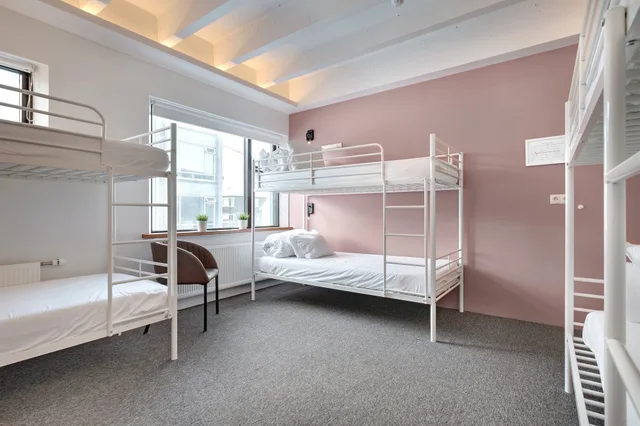 غرفة اقتصادية بأسرّة بطابقين، Lækur Hostel 1/1