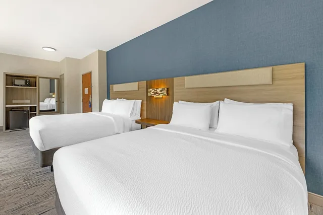 غرفة قياسية بسريرين كوين لذوي الإعاقة، Holiday Inn Express Hotel Suites Astoria 3/8