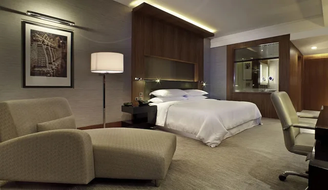 Club, King Bed, Sheraton Grand Bangalore Hotel At Brigade Gateway 7/7