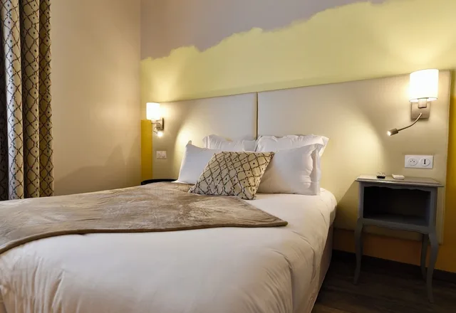 غرفة قياسية صغيرة بسرير كوين، Majestic Hotel 3/10