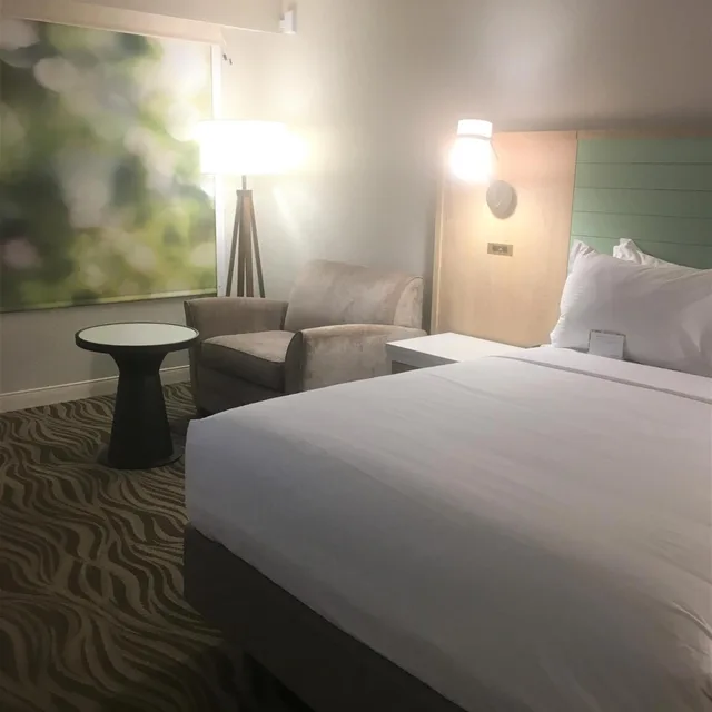غرفة بسرير كوين لذوي الإعاقة، Wyndham Garden Lake Buena Vista Disney Springs Resort 3/7