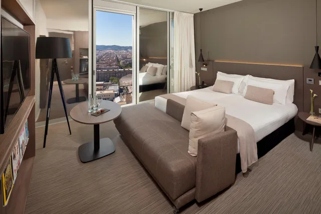 غرفة بريميوم بسرير مزدوج بإطلالة على المدينة، MELIA BARCELONA SKY 4/10