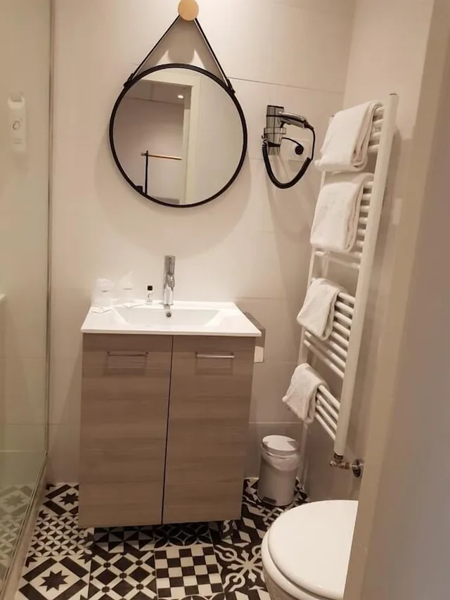 غرفة سوبيريور بسرير مزدوج، The Originals Aurillac Grand Hotel Saint Pierre 9/9