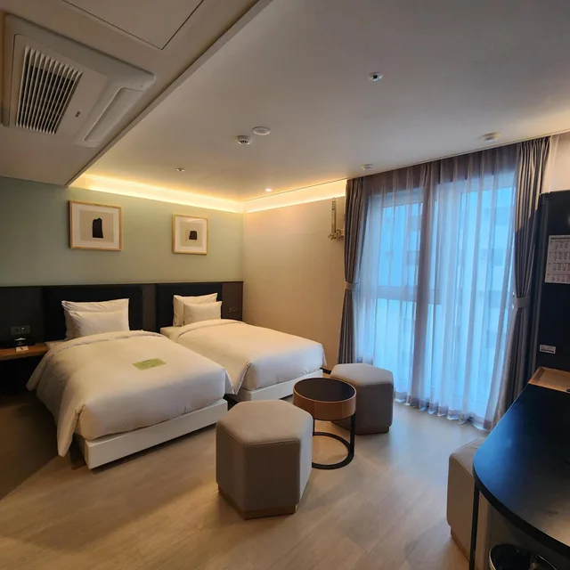 Deluxe, Twin Beds, Pool Access، Hound Hotel Busan Station 5/10